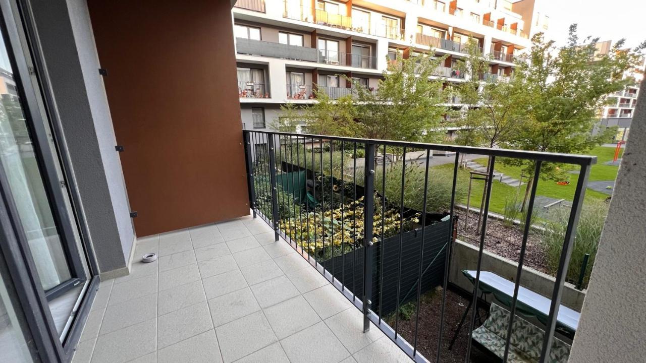 1 Room Apartment With Terrace, Slnecnice, 18B Bratislava Buitenkant foto