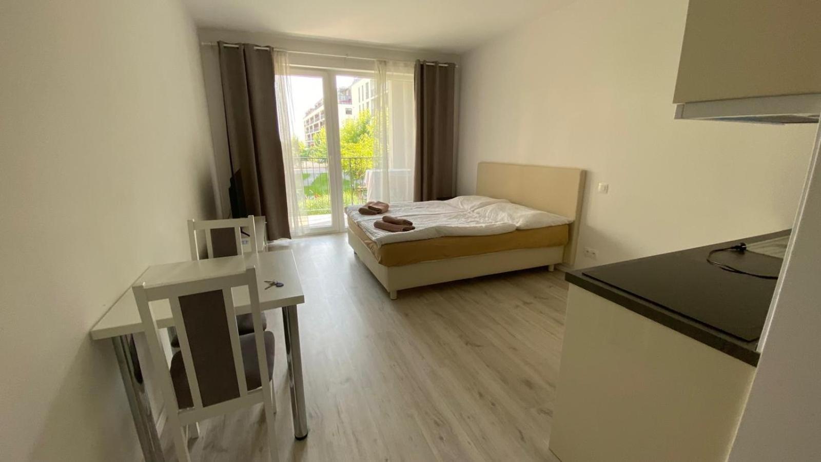 1 Room Apartment With Terrace, Slnecnice, 18B Bratislava Buitenkant foto
